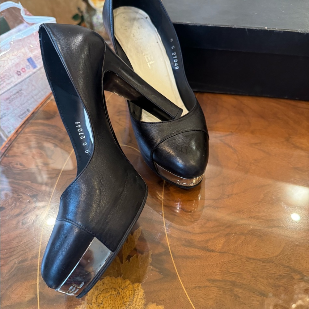Authentic CHANEL leather logo metal plate platform pump
EU 39.5 USA Sz 9.5 - Picture 14 of 15